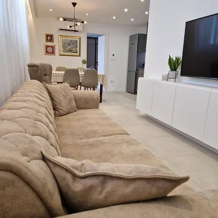 Heritage Apartment *