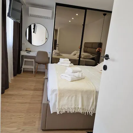 Heritage Apartment *